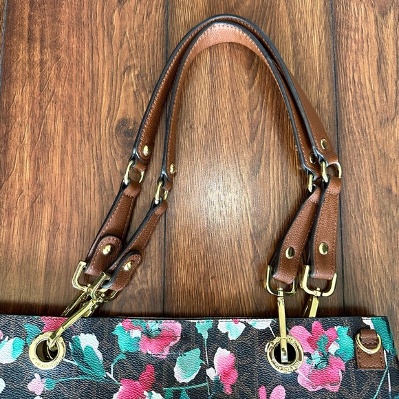 Calvin Klein Sonoma Large Floral Reversible Leather Tote Bag - Picture 8 of 9